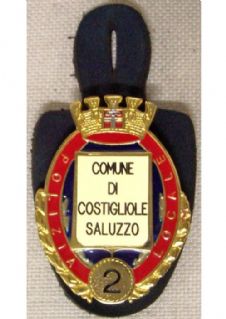 Placca pettorale P.L. R.P. con denominazione del comune incisa e supporto in cuoio