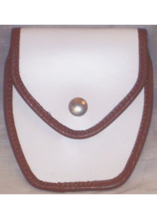 Porta manette chiuso in pelle bianca bordato di marrone P.L. Reg. Piem. Porta manette chiuso in pelle bianca bordato di marrone P.L. Reg. Piem.